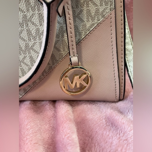 Michael Kors Crossbody Bag - Picture 4 of 12
